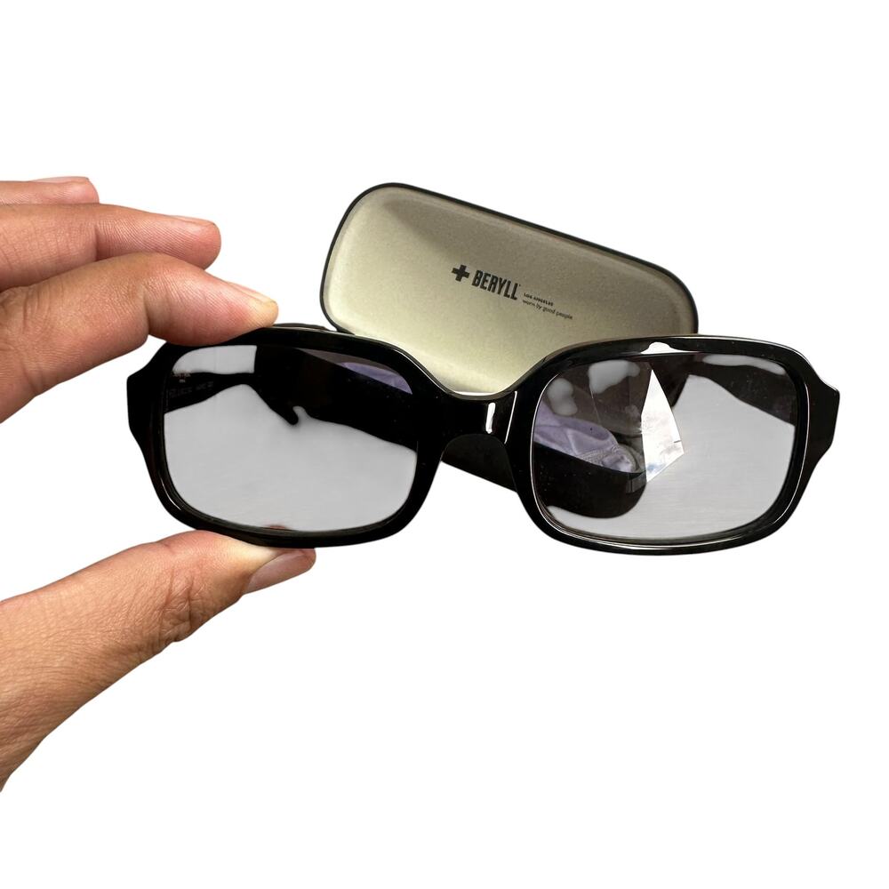 + Beryll Mellow | Black + Black Gradient Sunglasses Shades